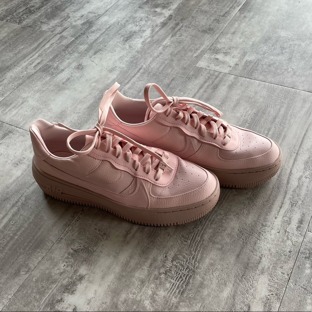 Nike Air Force 1 PLATFORM in Atmosphere/ Pink Oxford